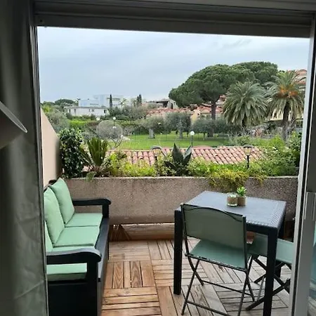 Blue Bay Home, Tennis, Piscine, Boulodrome 아파트 *